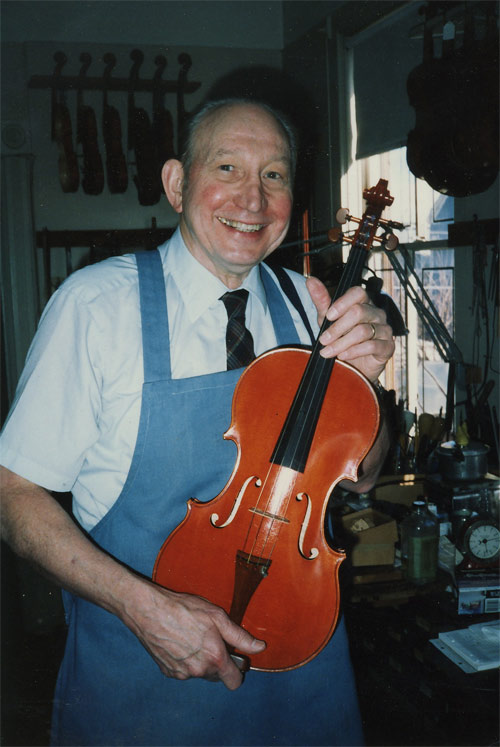 Diplomatiske spørgsmål pustes op gips The Great Violin Maker – Remembering Carl Becker | String Visions